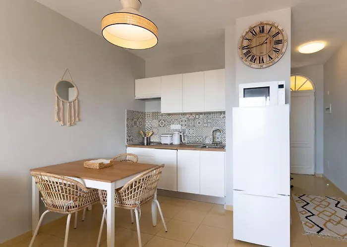 Shine Wave Orlando 아데제